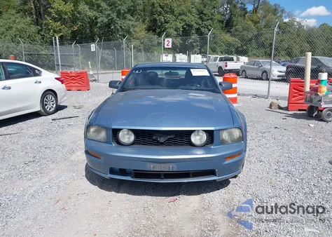 2005 Ford Mustang Gt Deluxe/Gt Premium из США, поврежденный, VIN 1ZVFT82H555223046